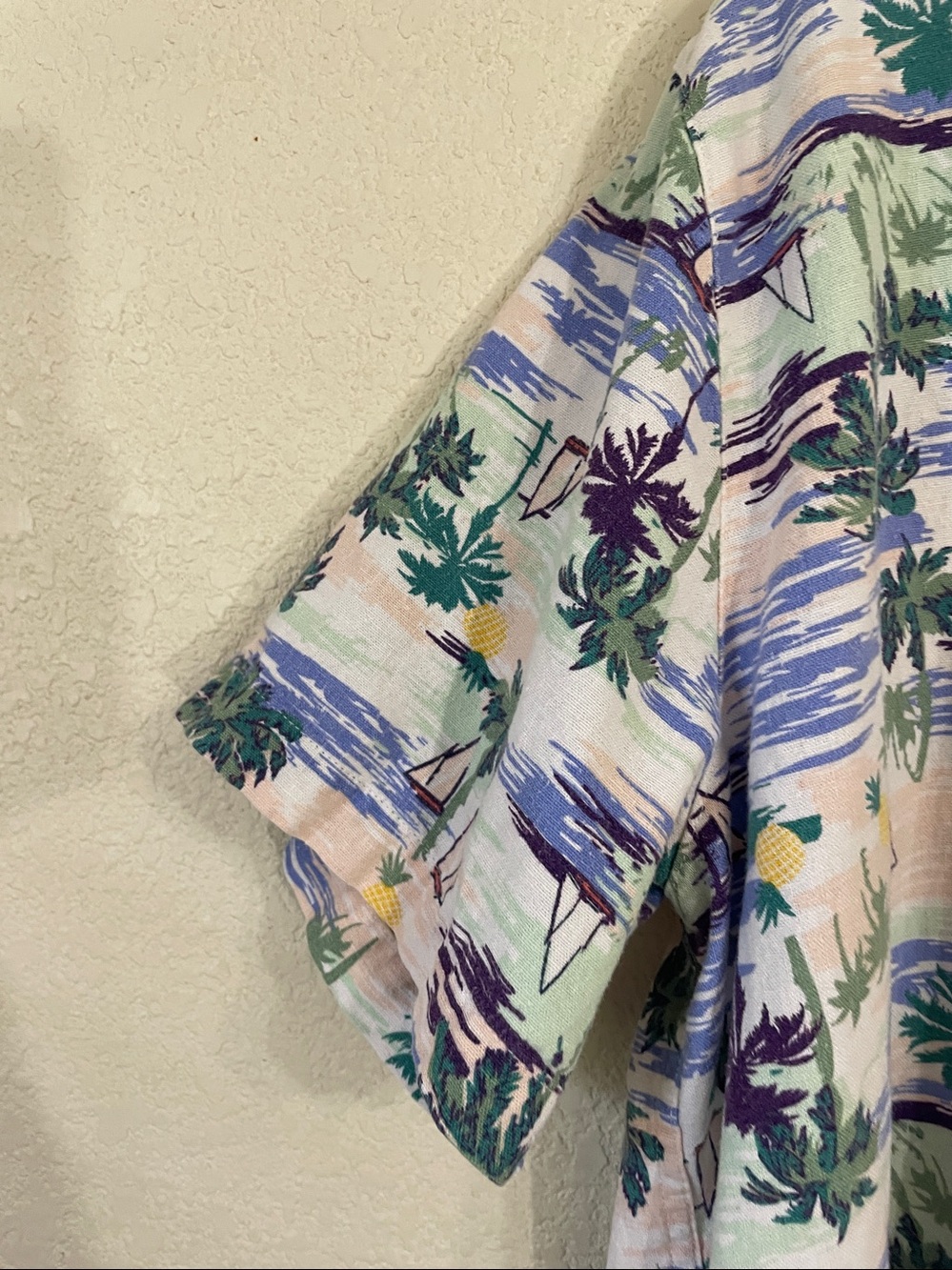 Weatherproof, Vintage Tropical Short-Sleeve Men’s Shirt - Picture 3 of 5